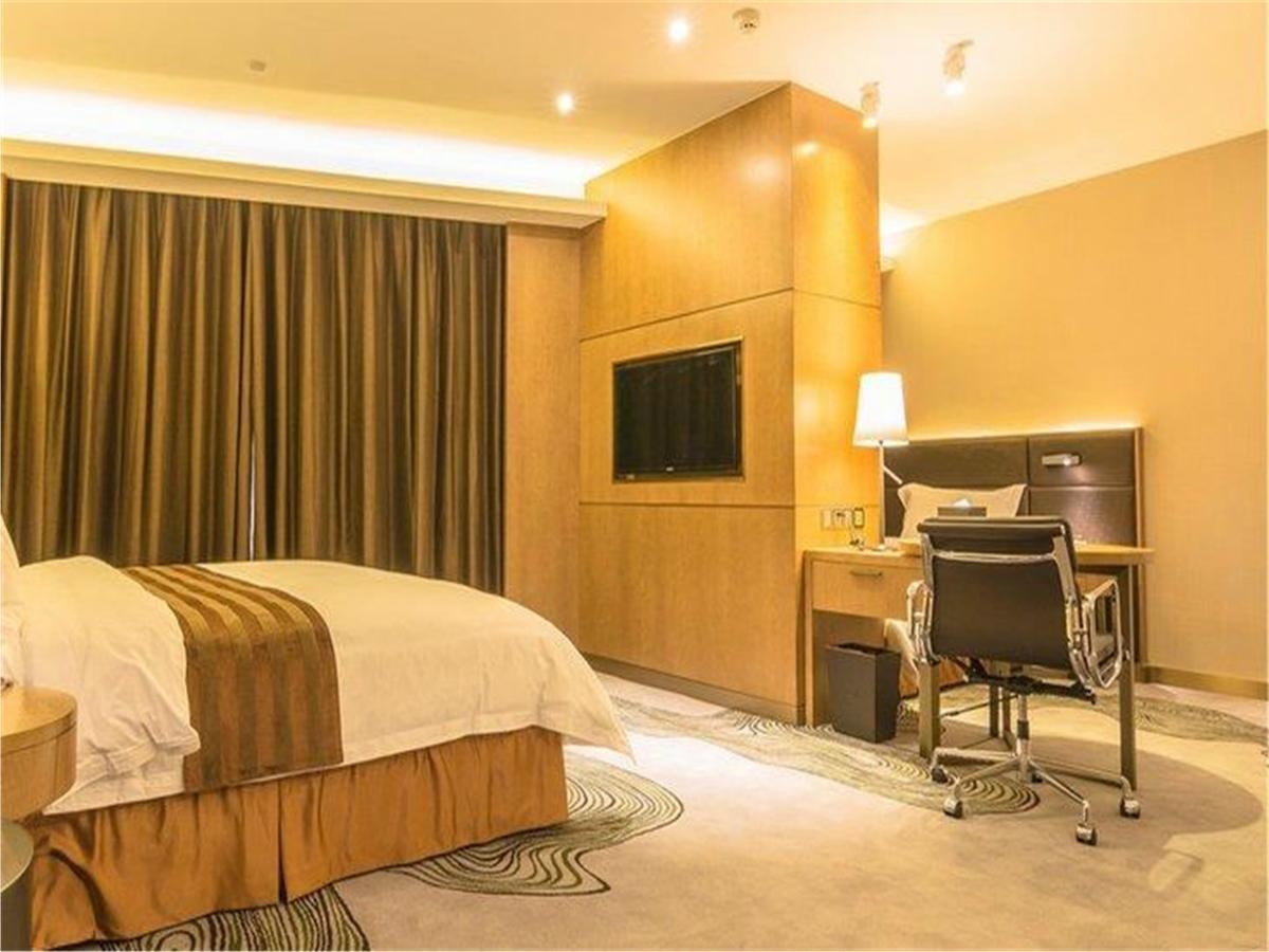 The Summit Hotel Жонгшан Екстериор снимка