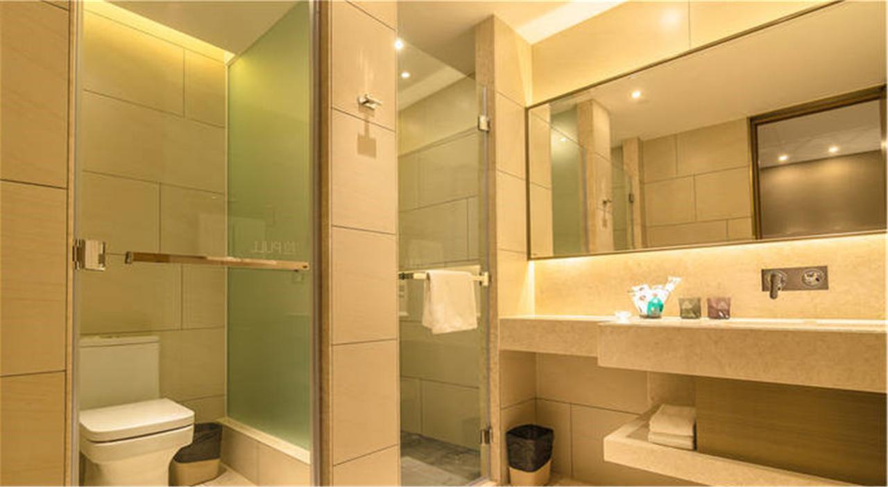 The Summit Hotel Жонгшан Екстериор снимка