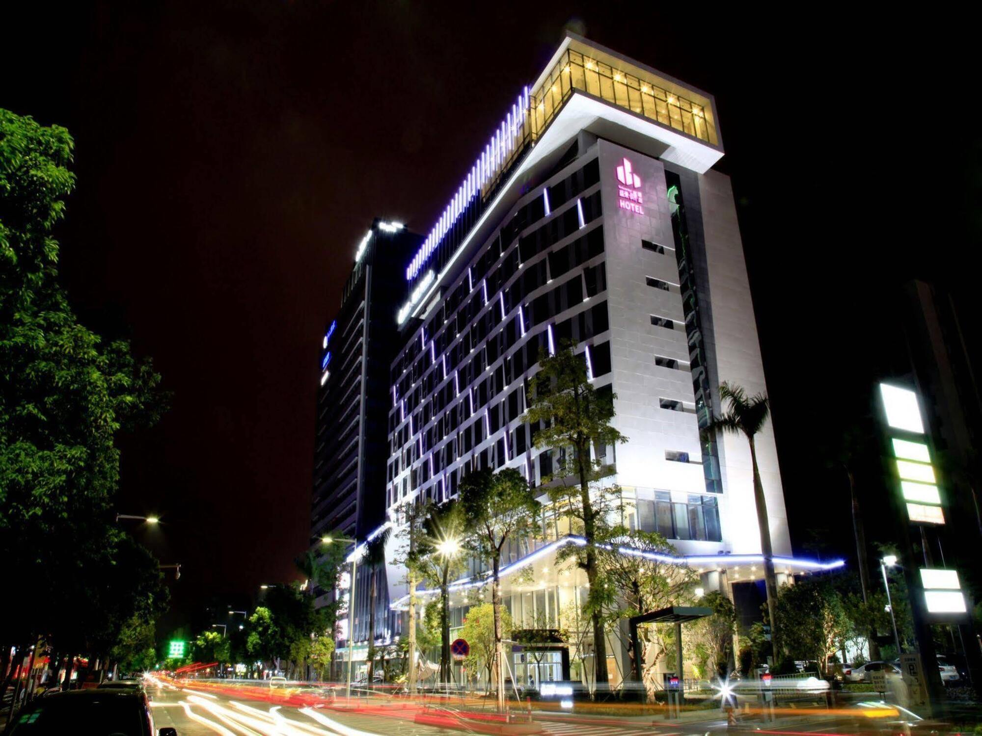 The Summit Hotel Жонгшан Екстериор снимка